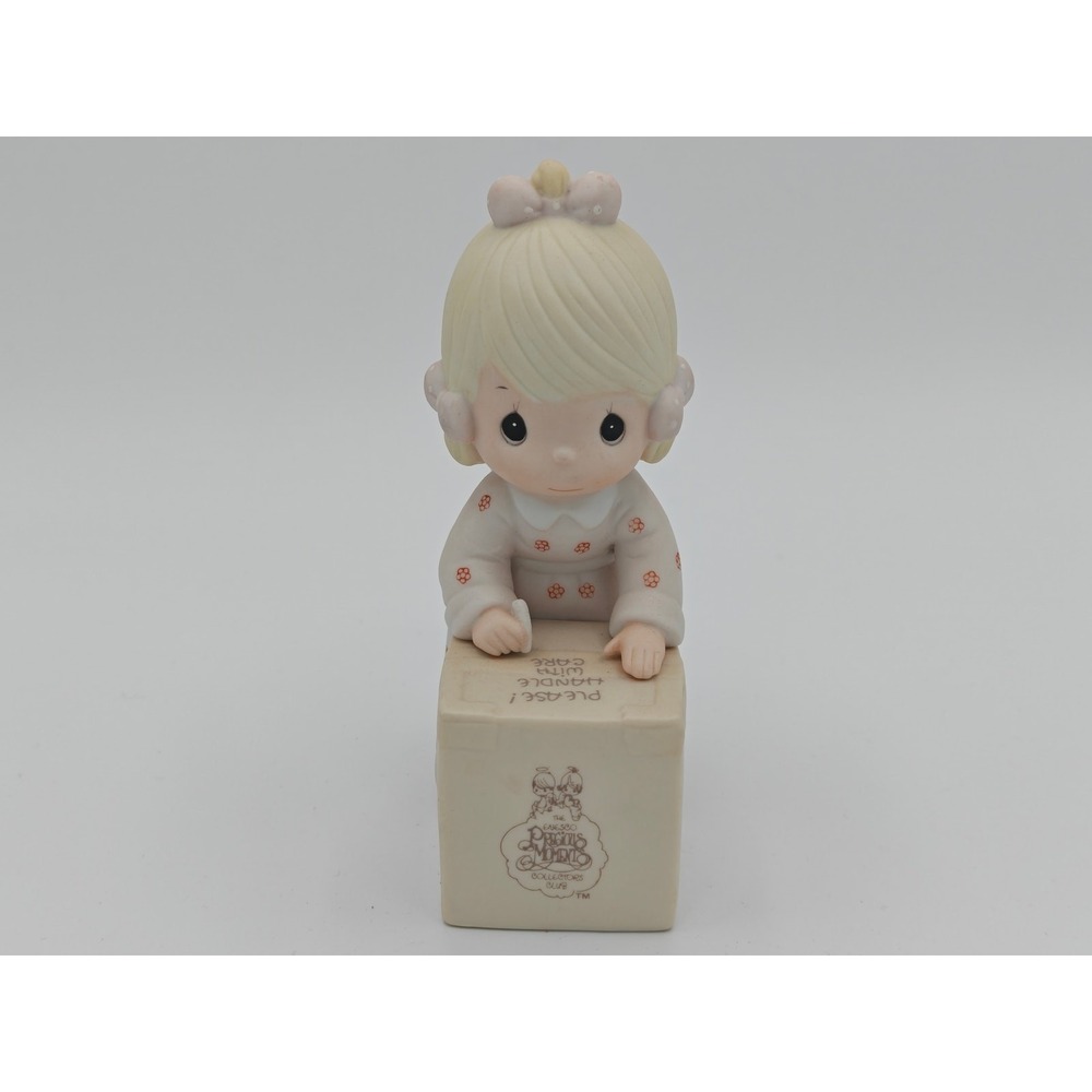 Precious Moments Sharing Is Universal 1987 Collectors Club Figurine E-0007 Girl
